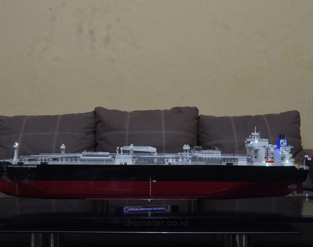 Kapal Tanker Gas Dahlia