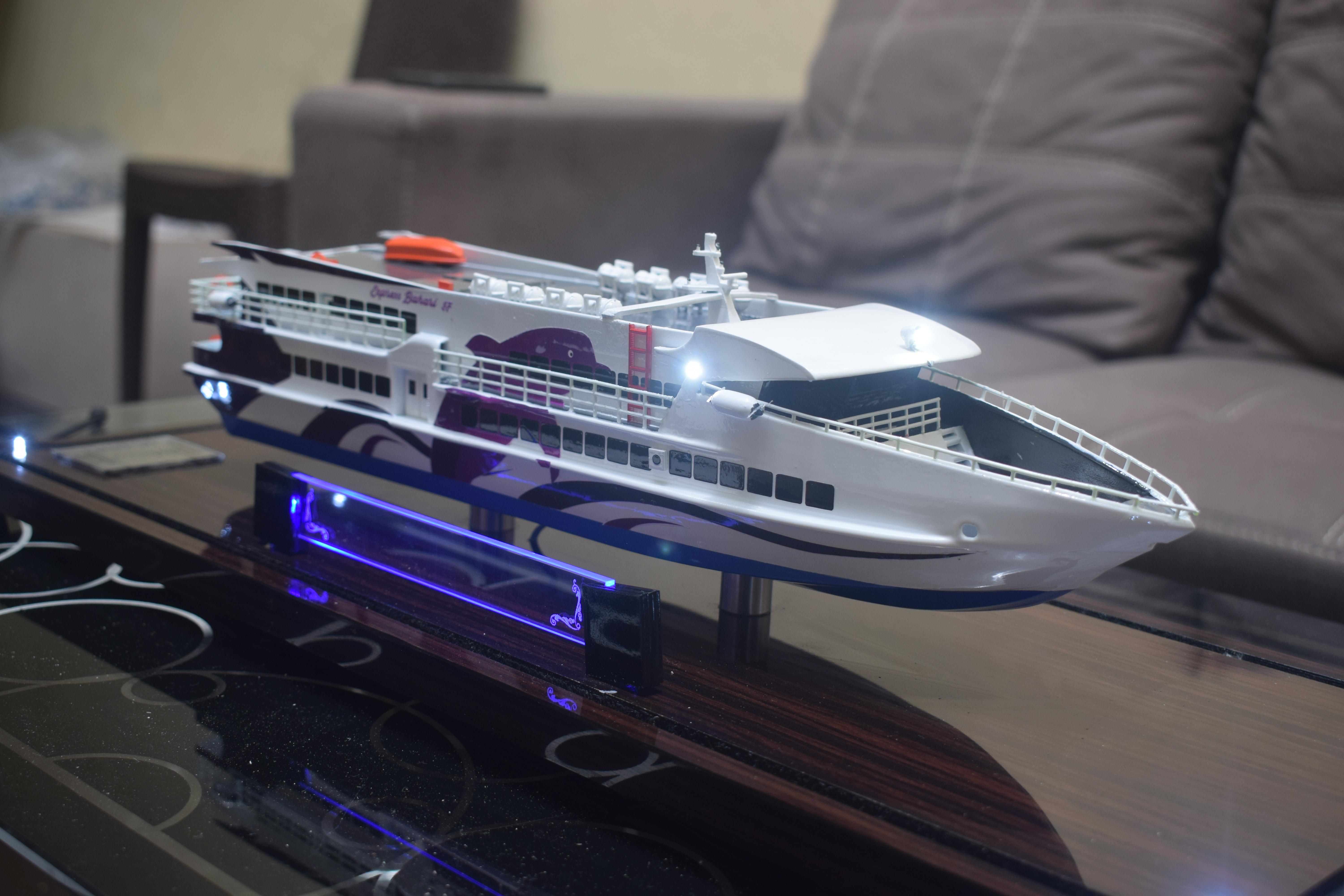 Kapal Express Bahari