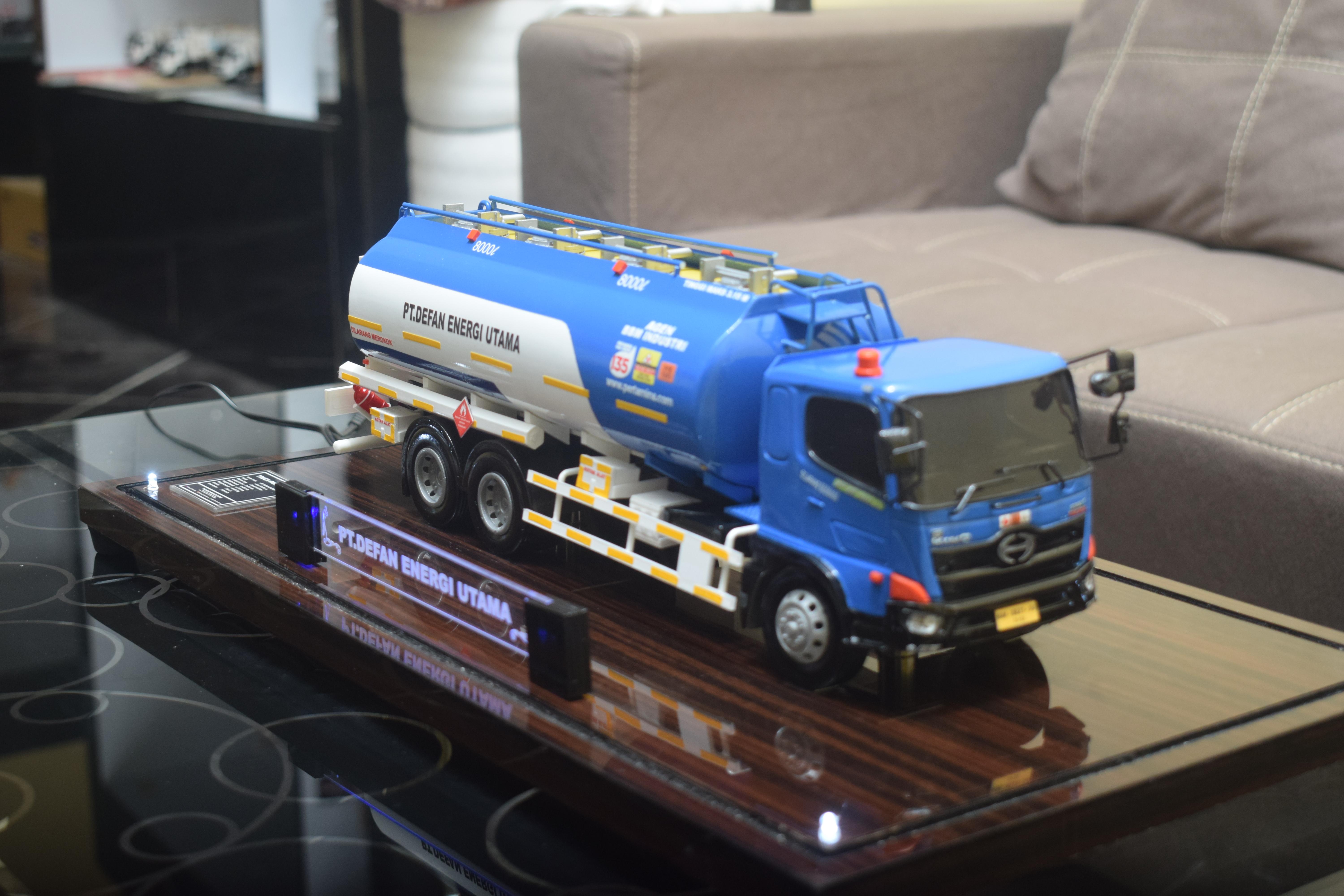 Truk Tanki Defan