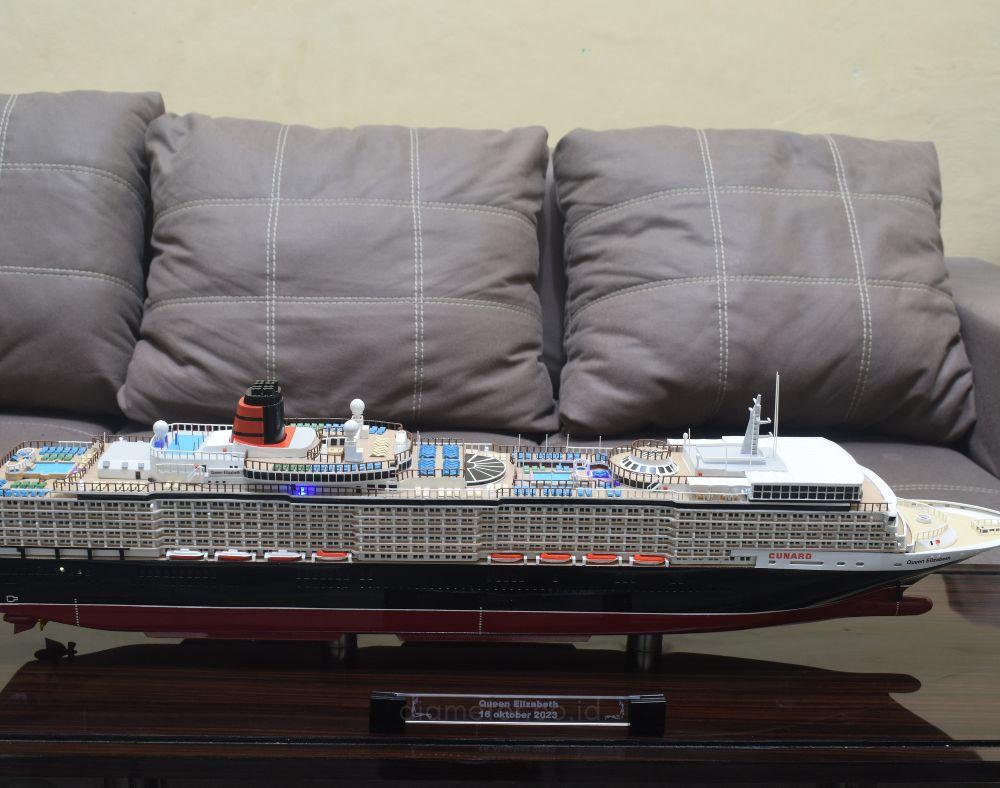 Kapal Tanker Queen Elizabeth