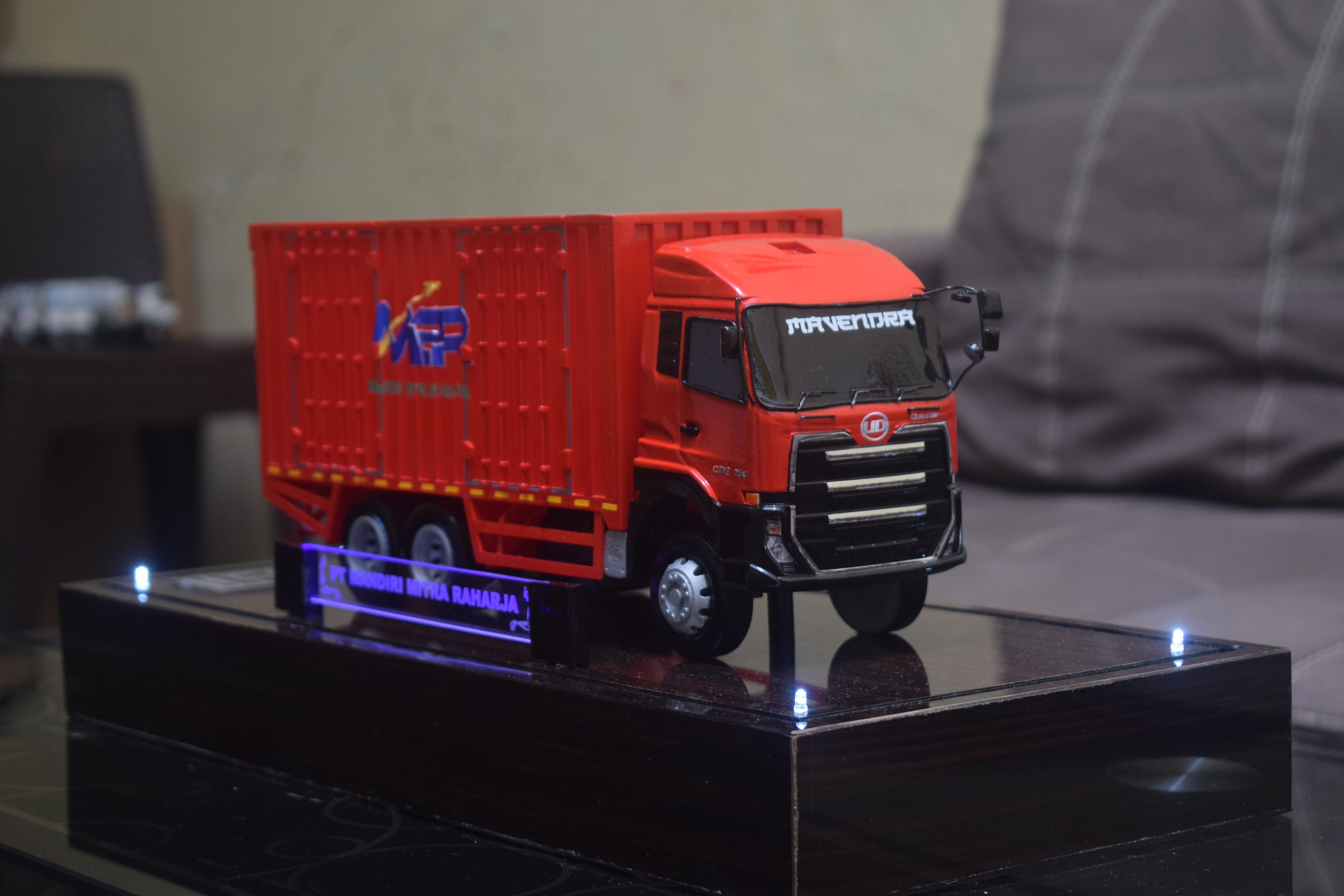Truk Kontainer PT MMR