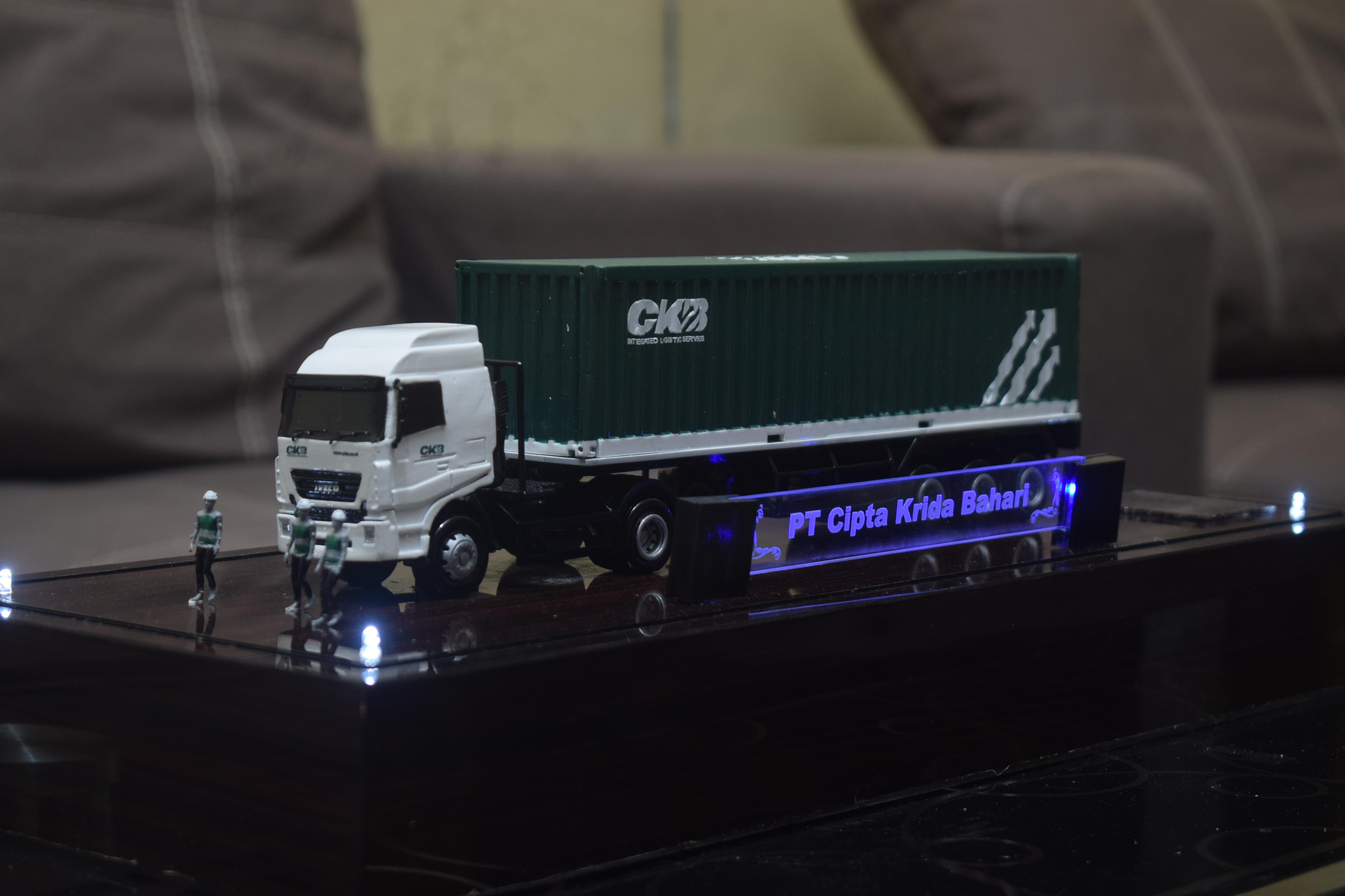Truk Kontainer PT CKB