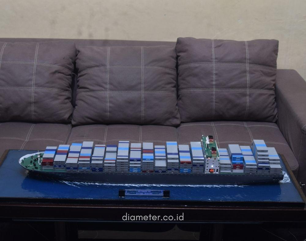 Kapal Kontainer Evergreen + Pola Air