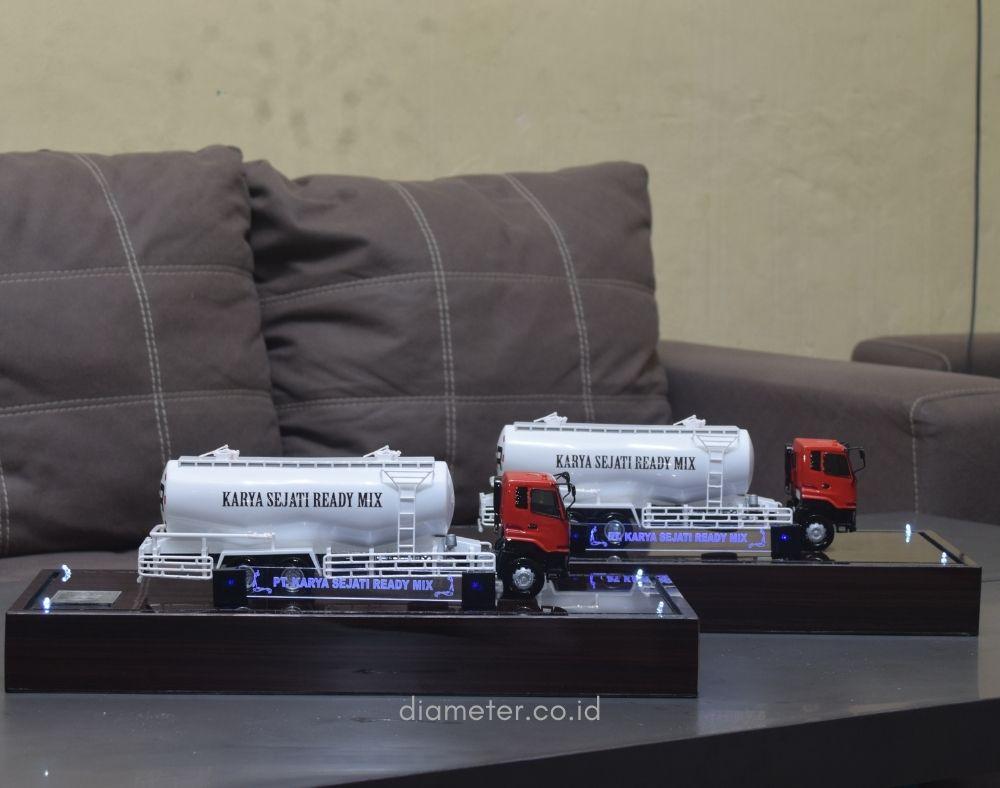 Truk Tanki Semen