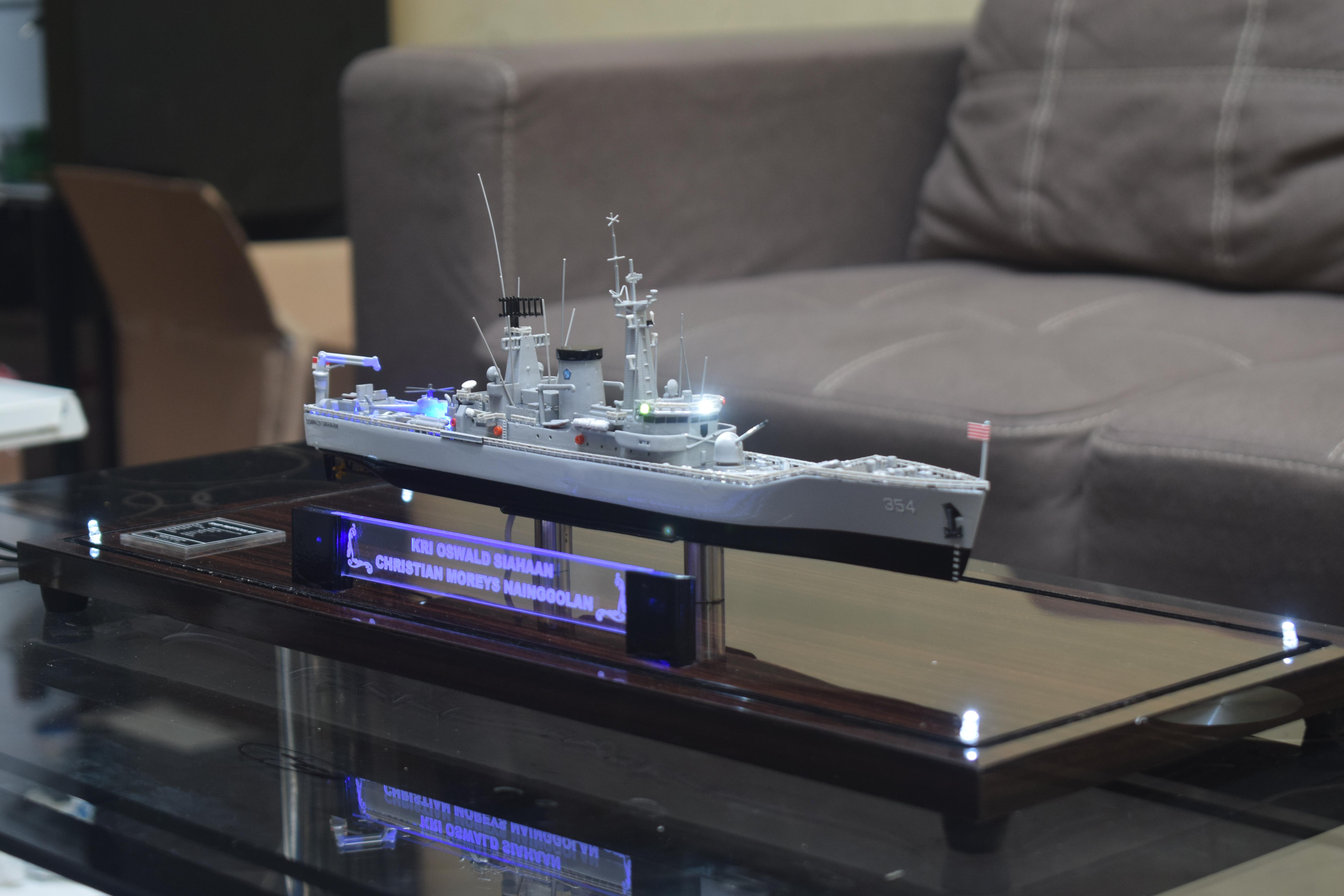 Kapal KRI Oswald Siahaan