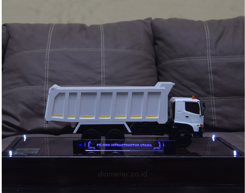 Mobil Dumptruck PT MNC Infrastuktur Utama