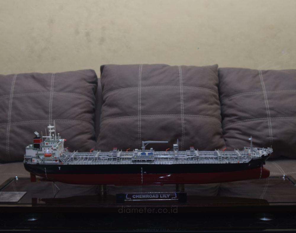 Kapal Tanker Chemroad Lily