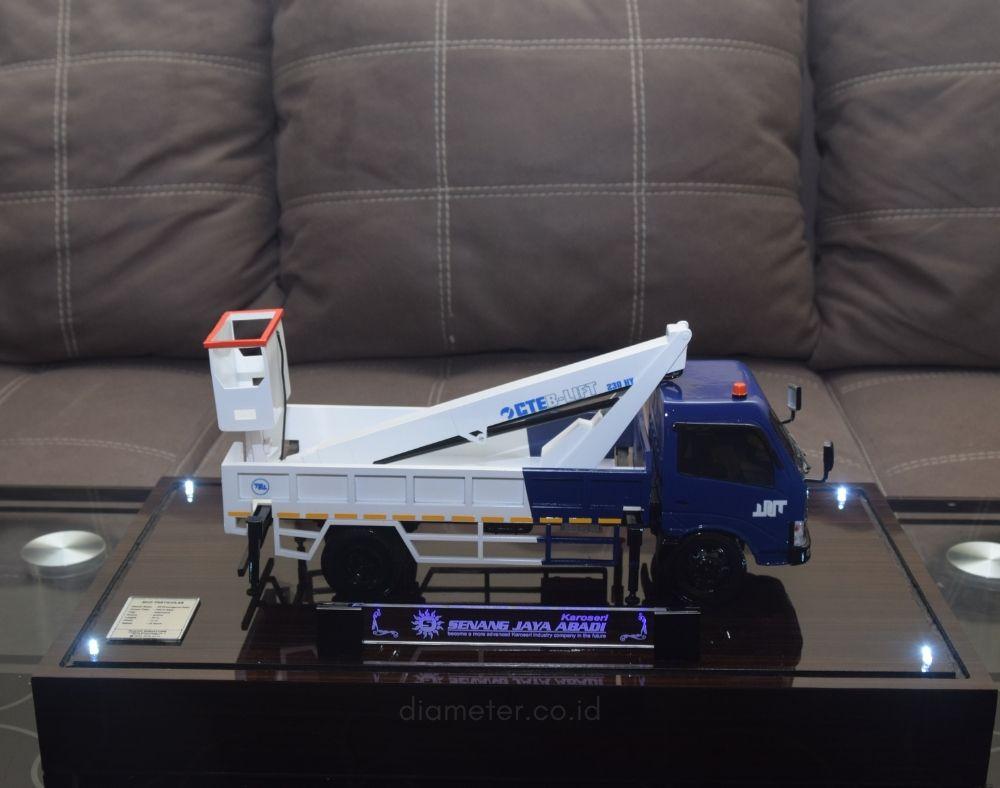 Mobil Truk Skylift