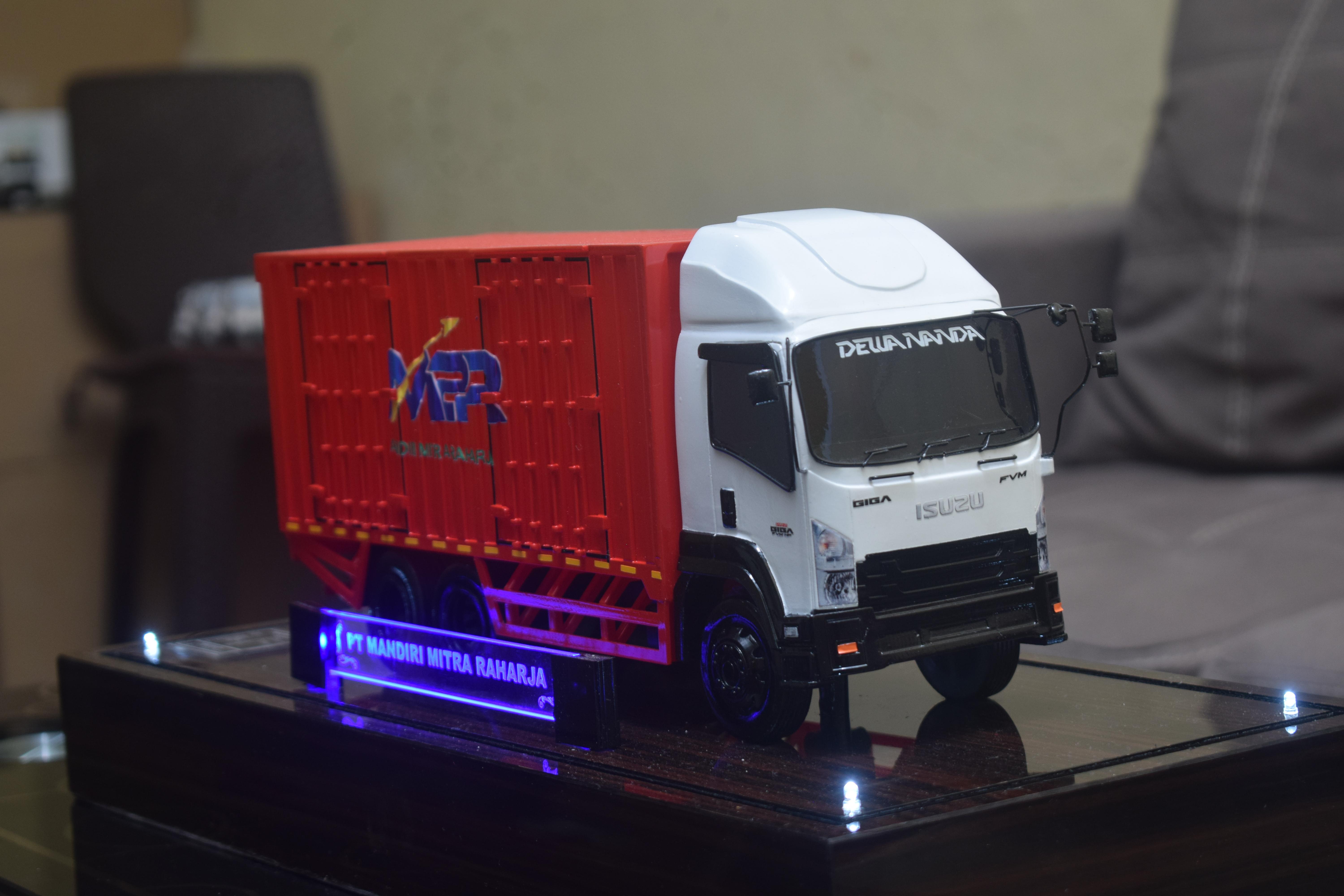 Truk Kontainer PT MMR