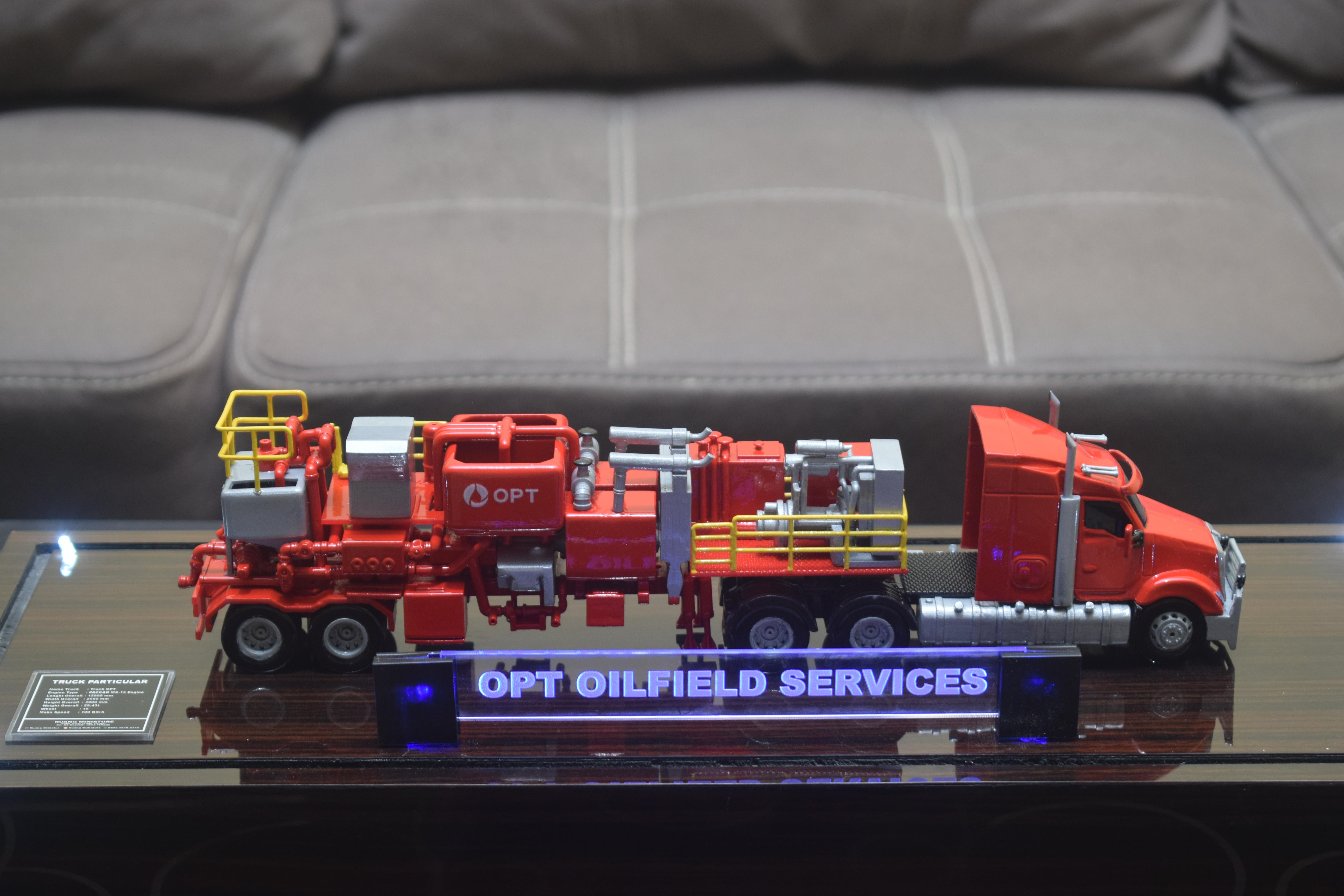 Truk OPT