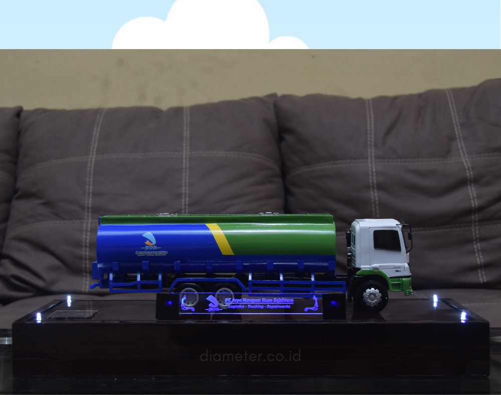 Mobil Truk Tanki Mercedes Benz