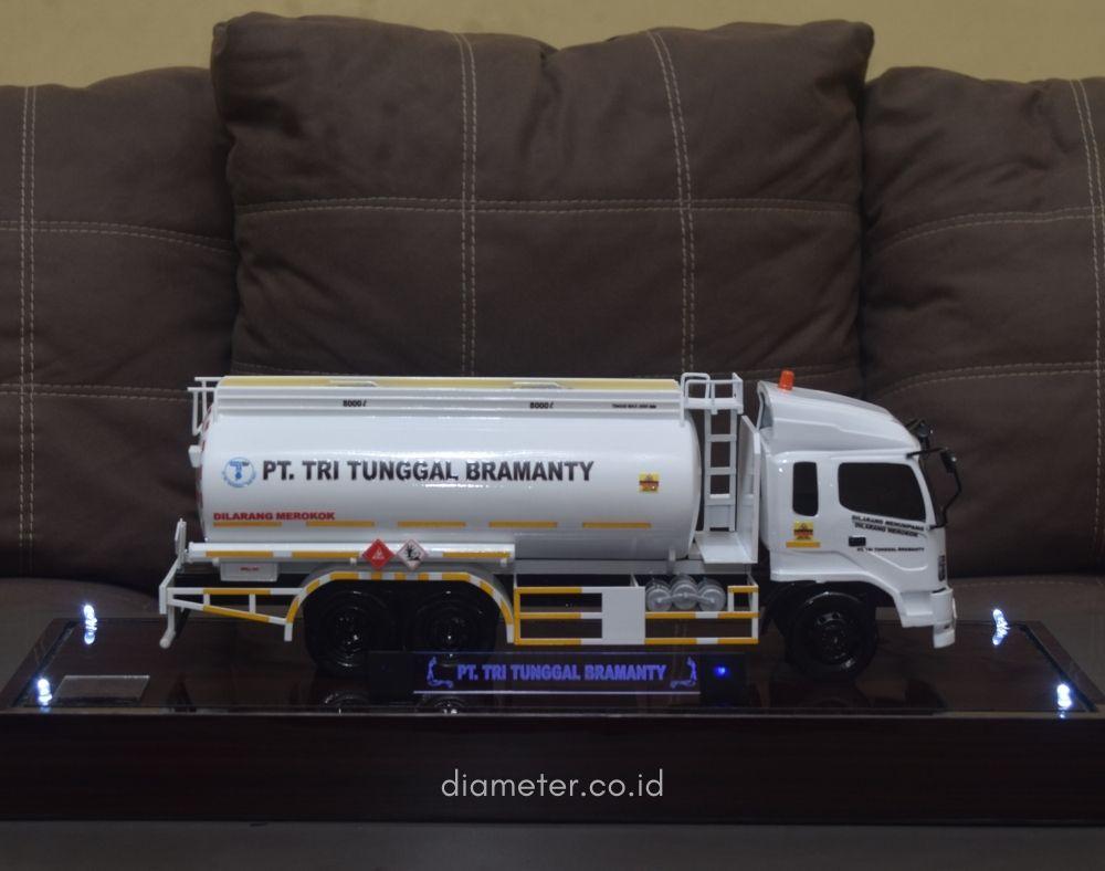 Truk Tangki PT Tri Tunggal Bramanty 16 KL TTB