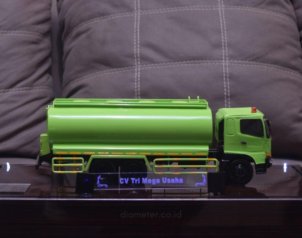 Truk Tanki