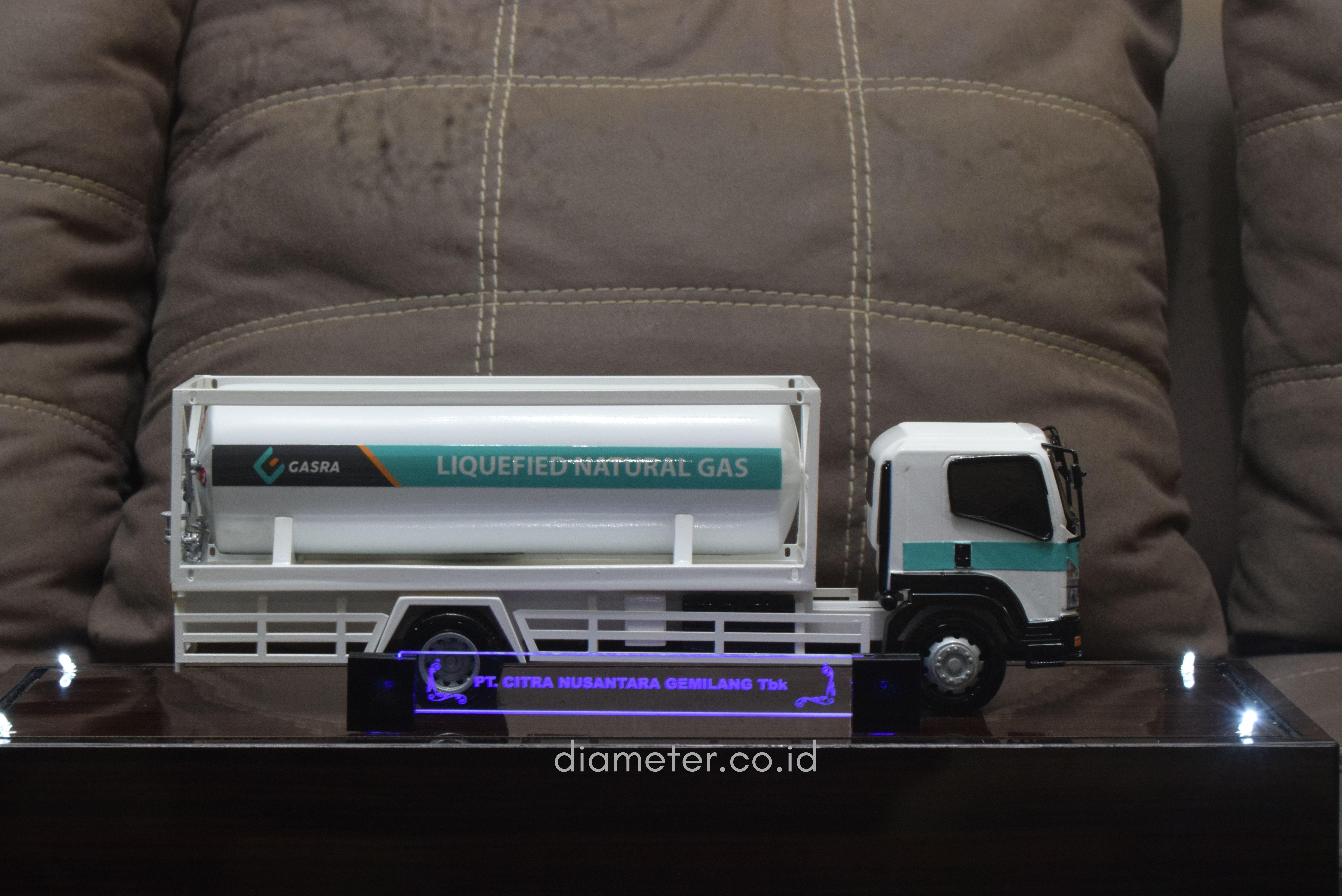 Truk Tanki Liquefied Natural Gas