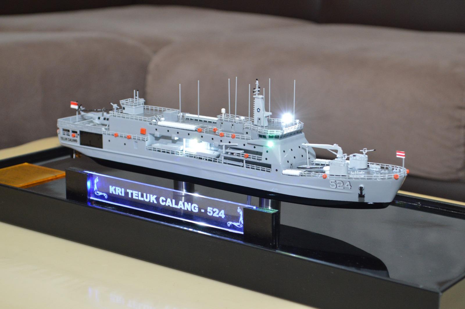Kapal KRI Teluk Calang