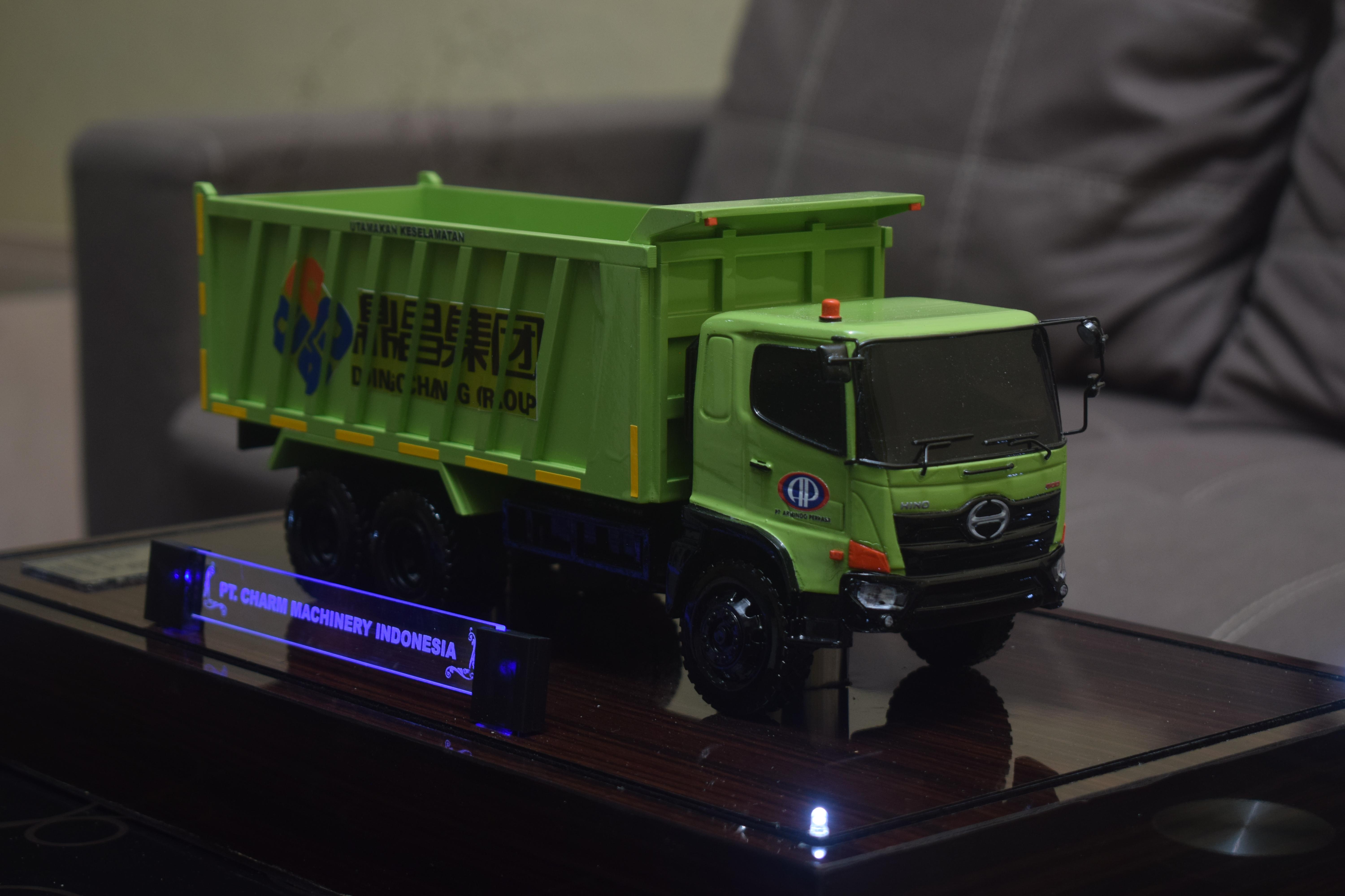 Dumptruck PT Charm