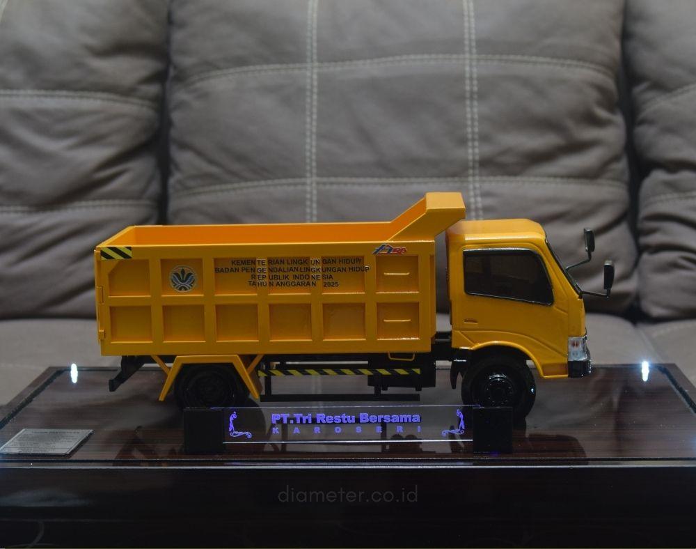 Dumptruk