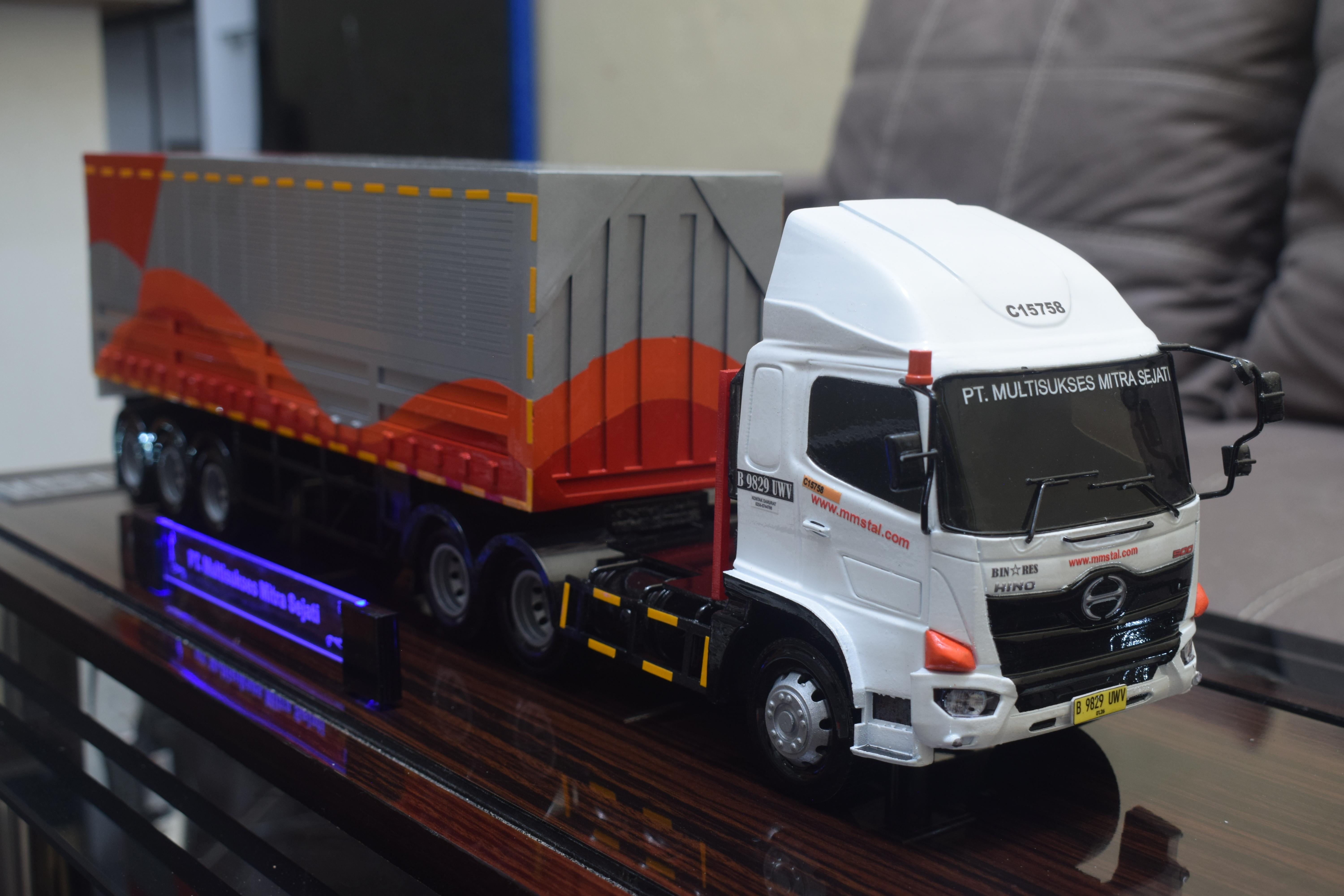 Truk Kontainer Multisukses